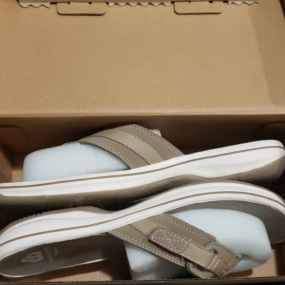 Clark's Cloudsteppers in taupe